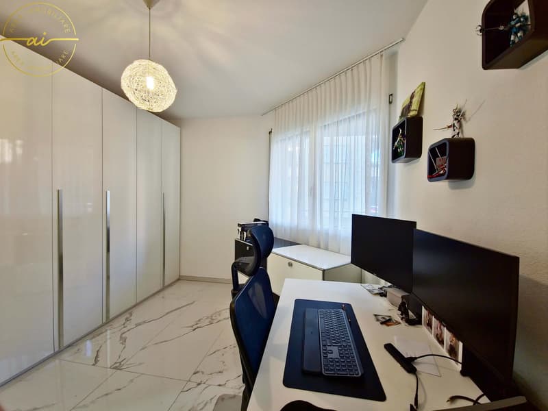 Elegantes und helles 4.5-Zimmer-Wohnung mit privatem Garten in Viganello (16)