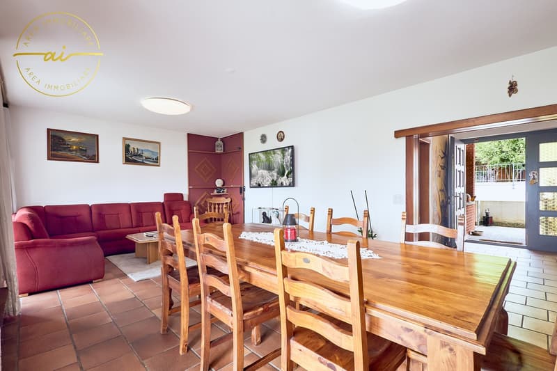 Geräumiges Haus mit 3 Wohneinheiten und 400 m² Garten (15)