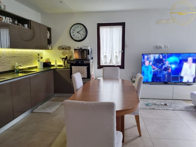Modernes 3.5-Zimmer-Apartment im Kern von Coldrerio (3)