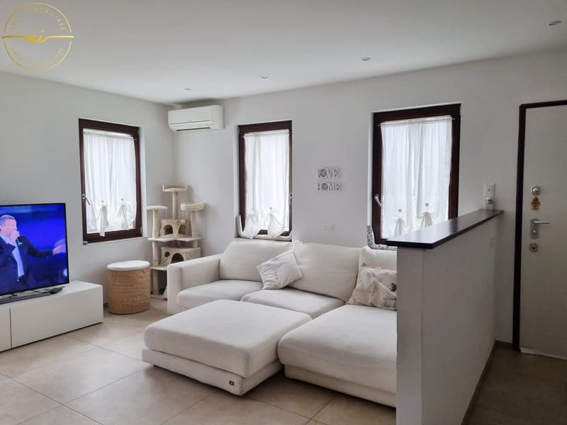 Modernes 3.5-Zimmer-Apartment im Kern von Coldrerio (2)