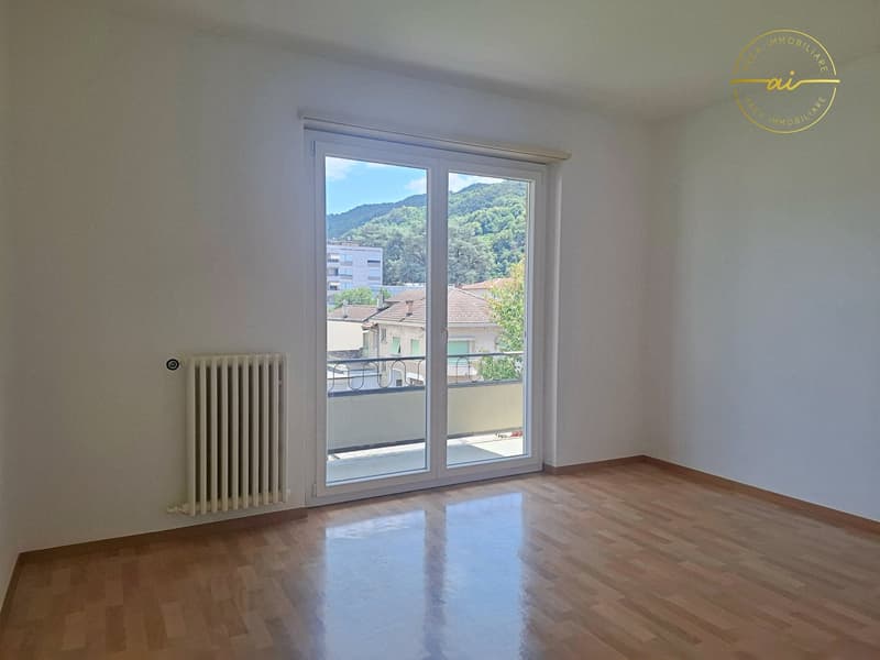 Wohnung 3.5 Zimmer mit Doppelbalkon in Chiasso (1)