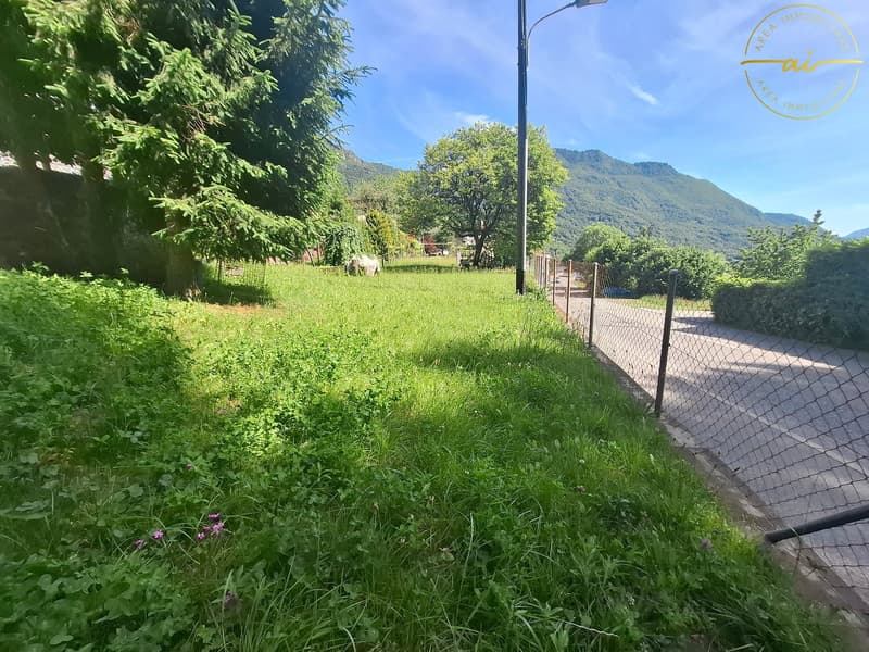 Beautiful building land with lake view in Sonvico (4)