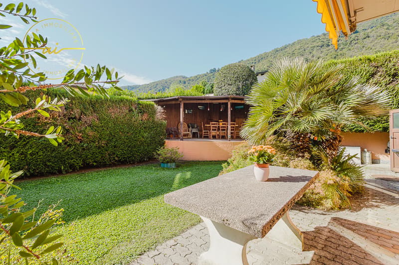 SPLENDIDA CASA CON GIARDINO A DUE PASSI DAL LAGO DI RIVA SAN VITALE (24)
