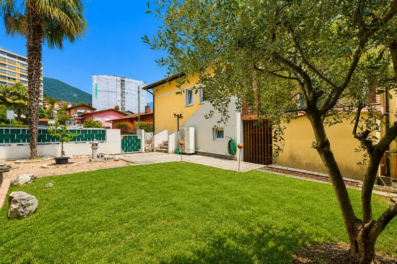 SPAZIOSA CASA CON 3 UNITÀ ABITATIVE E GIARDINO DI 400 MQ (26)