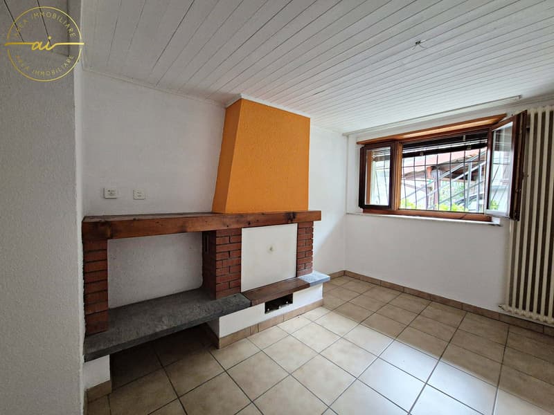 Casa plurifamiliare storica con 3 appartamenti a Rivera (3)