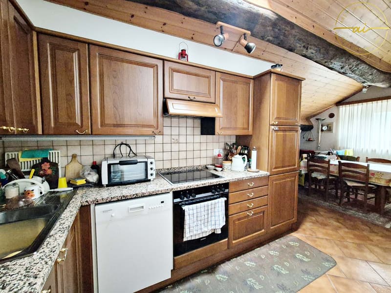 Casa plurifamiliare storica con 3 appartamenti a Rivera (7)