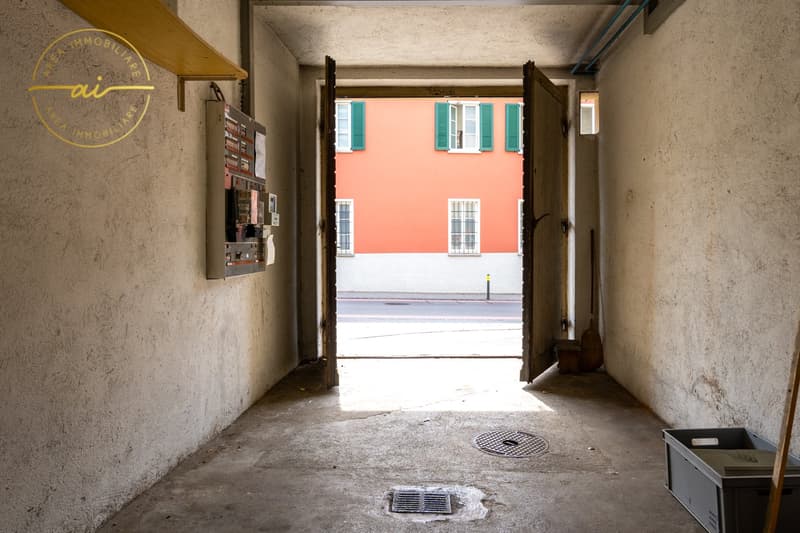 Casa unifamiliare con locale commerciale annesso (26)
