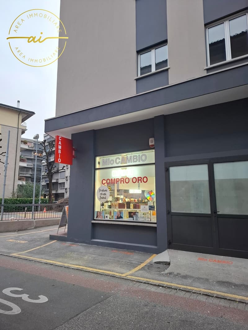 Lokal mit Schaufenster in Chiasso (2)