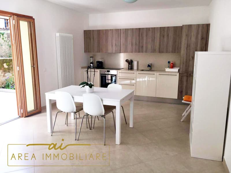 Appartement spacieux et moderne de 2.5 pièces avec cour privée (2)