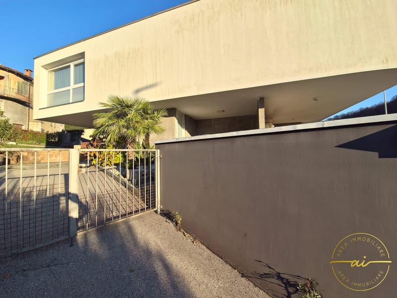 Einfamilienhaus mit 5.5 Zimmern, Garten und Gewerbeflächen in Arzo (4)