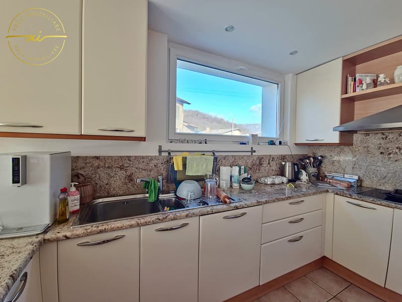 Einfamilienhaus mit 5.5 Zimmern, Garten und Gewerbeflächen in Arzo (7)