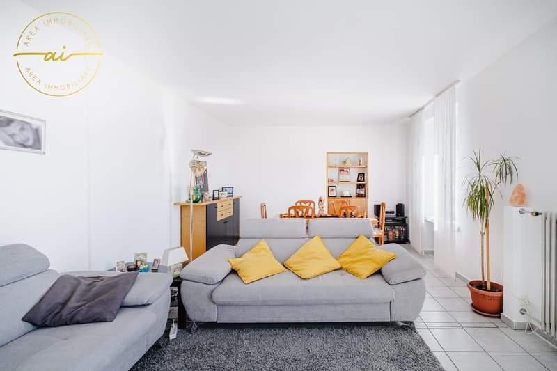 AMPIA CASA DI 6.5 LOCALI IN ZONA RESIDENZIALE A MORBIO INFERIORE (5)
