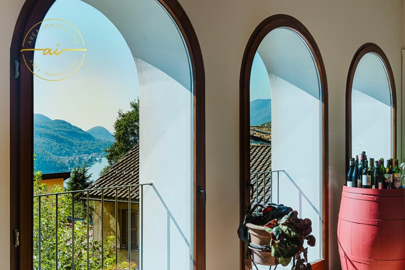 Prestiges Gebäude mit drei unabhängigen Wohnungen im Herzen von Vico Morcote (3)