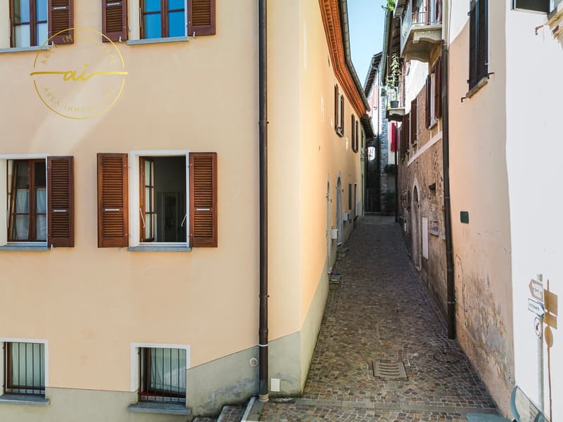 Prestiges Gebäude mit drei unabhängigen Wohnungen im Herzen von Vico Morcote (32)
