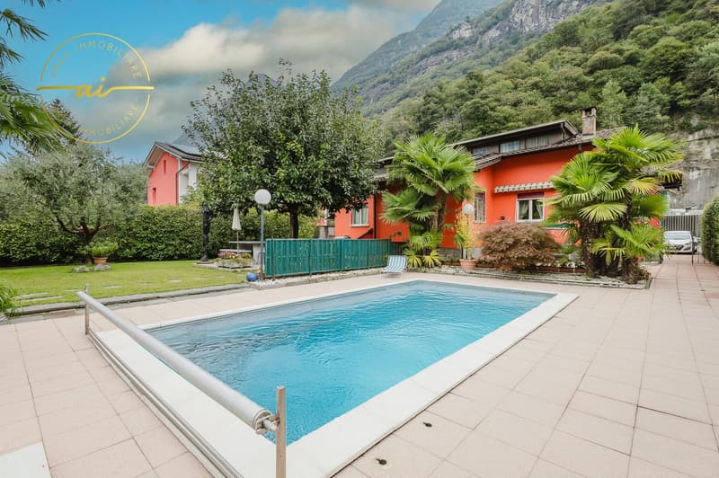 Casa unifamiliare con giardino e piscina a Cresciano (1)