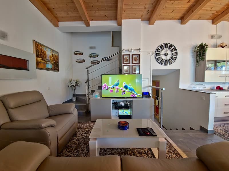 ACCOGLIENTE DUPLEX DI 4.5 LOCALI CON GRANDE SPAZIO ESTERNO PRIVATO A MAGLIASO (5)