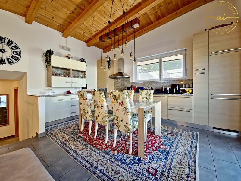 ACCOGLIENTE DUPLEX DI 4.5 LOCALI CON GRANDE SPAZIO ESTERNO PRIVATO A MAGLIASO (1)