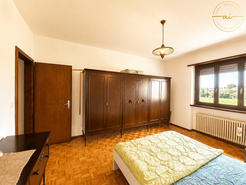 CASA INDIPENDENTE CON AMPIO TERRENO EDIFICABILE (12)