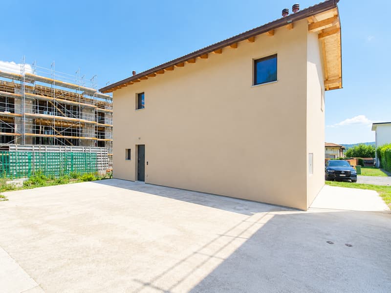 MODERNA CASA UNIFAMILIARE DI NUOVA COSTRUZIONE CON GIARDINO (4)