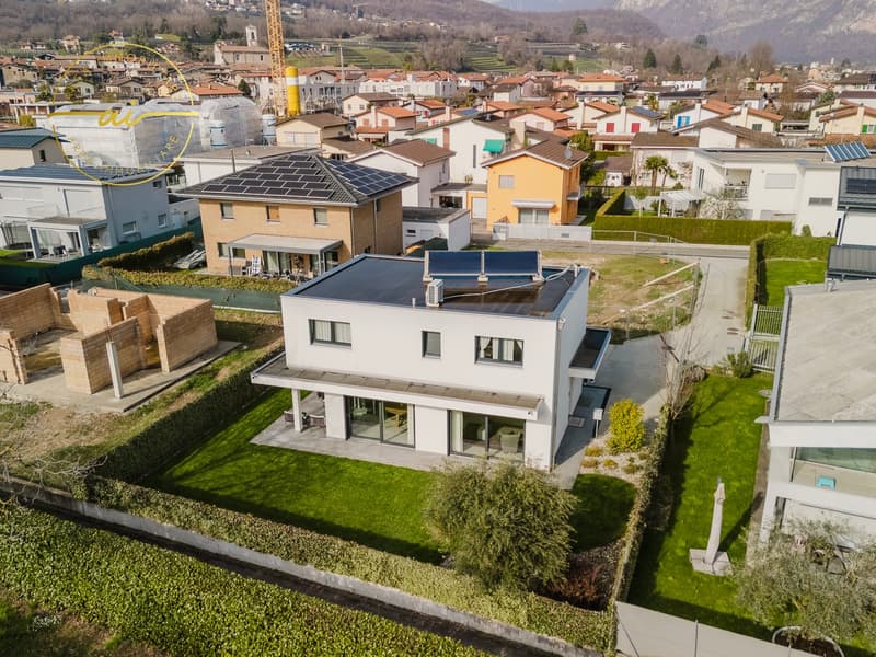 MODERNA VILLA UNIFAMILIARE CON GIARDINO A LIGORNETTO (2)