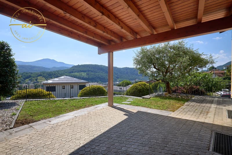 VILLA CON STUDIO SEPARATO E MERAVIGLIOSO GIARDINO (8)