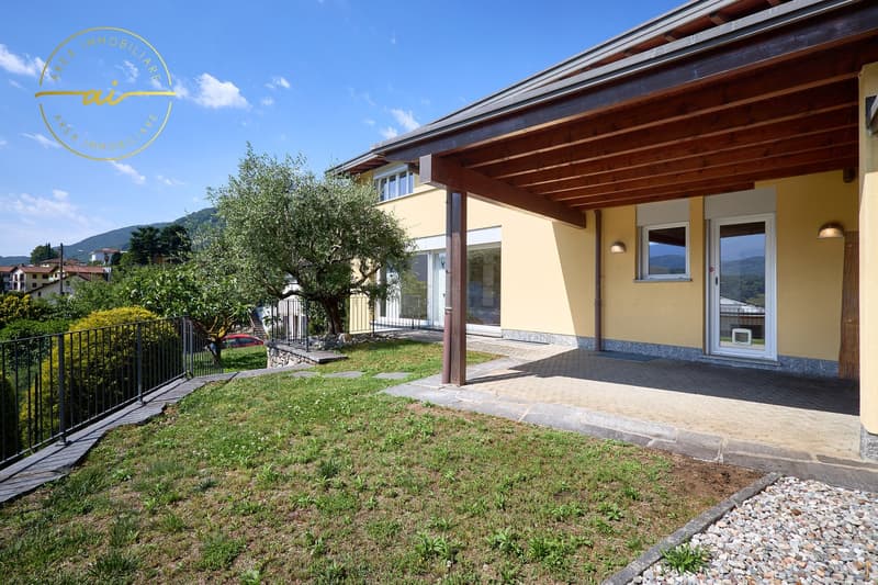 VILLA CON STUDIO SEPARATO E MERAVIGLIOSO GIARDINO (2)