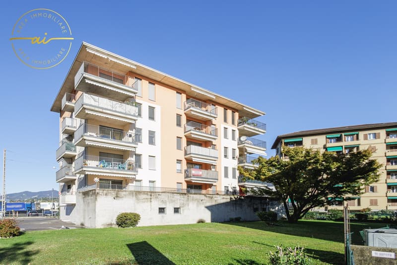 Luminoso attico di 5 locali con grande terrazza a Chiasso (19)