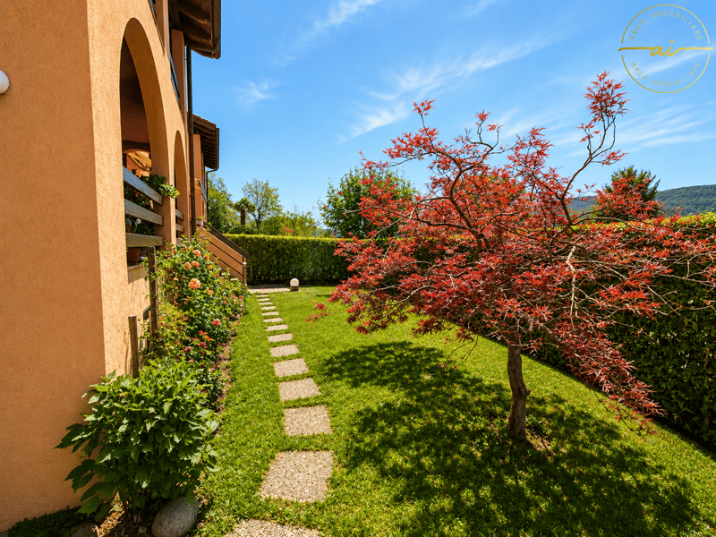 ACCOGLIENTE E CURATA CASA UNIFAMILIARE CON GIARDINO (1)