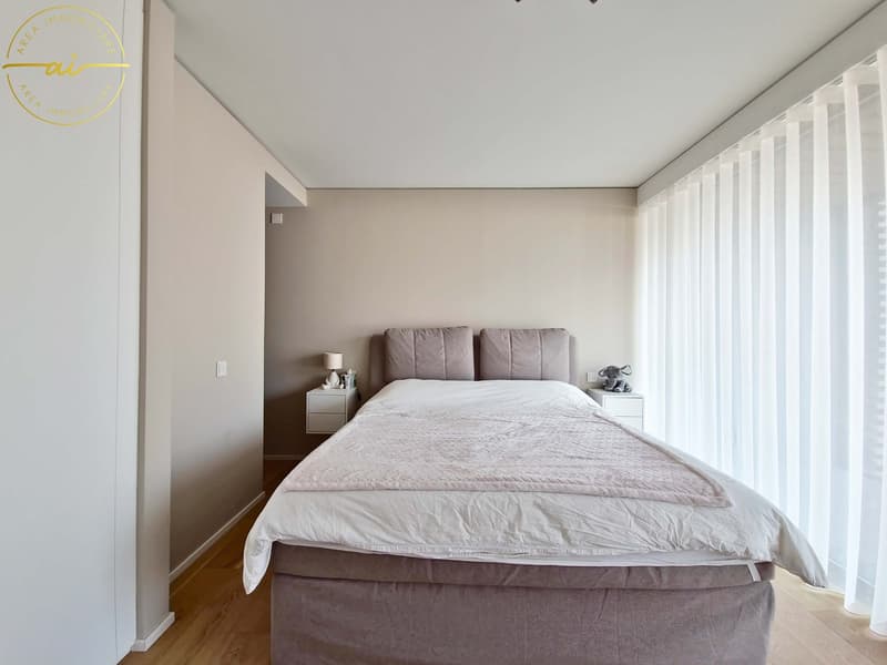 ELEGANTE APPARTAMENTO 3.5 LOCALI CON TERRAZZA E VISTA LAGO PARZIALE A PARADISO (9)