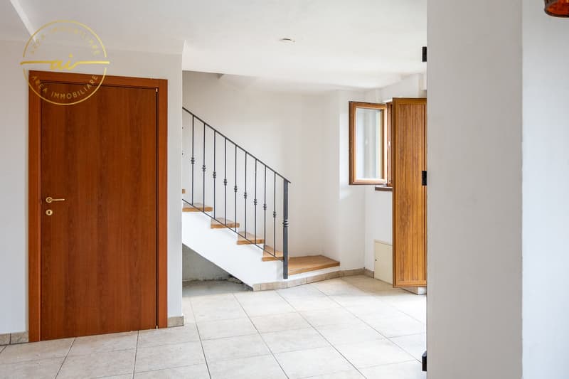 Casa plurifamiliare con 3 appartamenti in vendita, ideale anche come investimento (13)