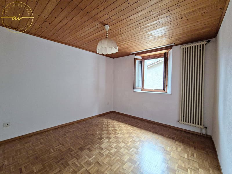 Casa plurifamiliare storica con 3 appartamenti a Rivera (5)