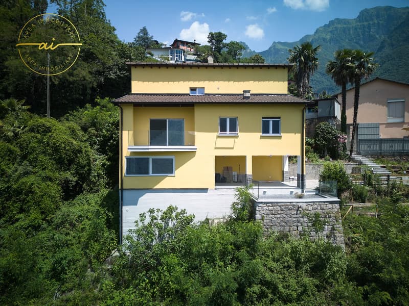ELEGANTE VILLA INDIPENDENTE CON VISTA LAGO A ROVIO (21)