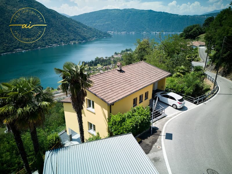 ELEGANTE VILLA INDIPENDENTE CON VISTA LAGO A ROVIO (25)