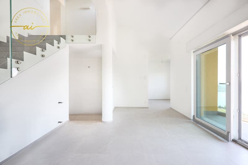 ELEGANTE VILLA INDIPENDENTE CON VISTA LAGO A ROVIO (6)