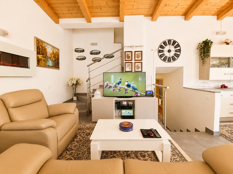 ACCOGLIENTE DUPLEX DI 4.5 LOCALI CON GRANDE SPAZIO ESTERNO PRIVATO A MAGLIASO (9)