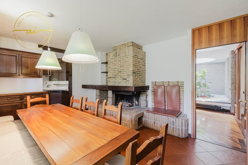 PRESTIGIOSA VILLA BIFAMILIARE CON PISCINA E AMPI SPAZI – OPPORTUNITÀ UNICA (10)
