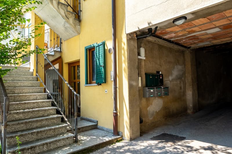 Casa plurifamiliare con 3 appartamenti in vendita, ideale anche come investimento (23)