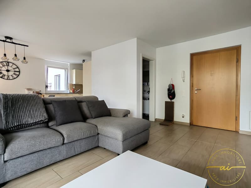 Moderno ed ampio appartamento 3.5 locali (6)