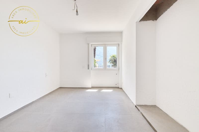 ELEGANTE VILLA INDIPENDENTE CON VISTA LAGO A ROVIO (18)