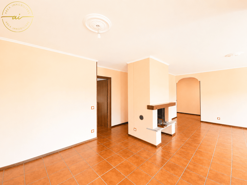 AMPIA CASA DI 5.5 LOCALI CON GIARDINO IN ZONA VERDE A STABIO (5)