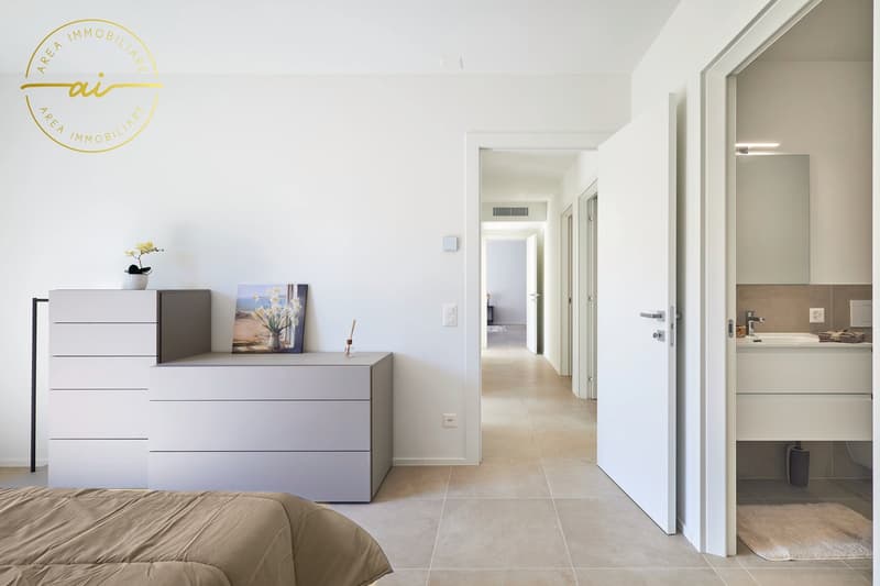 SPAZIOSO 4.5 LOCALI CON GIARDINO IN ELEGANTE RESIDENZA (16)