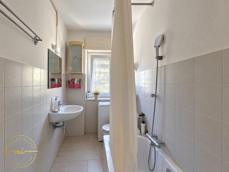 APPARTAMENTO DI 3.5 CON BALCONE LOCALI A VACALLO (7)