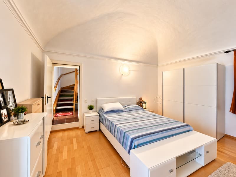 CARATTERISTICA CASA STORICA SU TRE LIVELLI A PURA (6)
