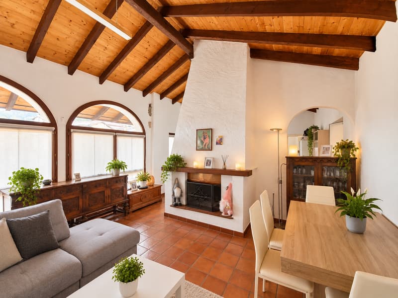 CARATTERISTICA CASA STORICA SU TRE LIVELLI A PURA (14)