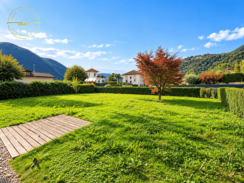 Elegante ufficio o appartamento con giardino (13)