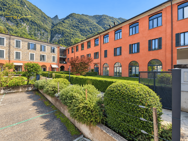 Elegante ufficio o appartamento con giardino (10)