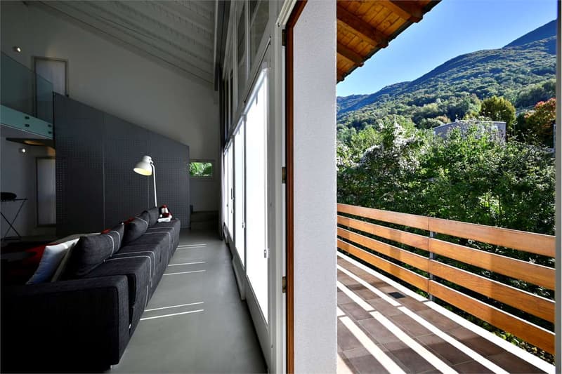 Elegance and modernity: Renovated semi-detached villa (8)