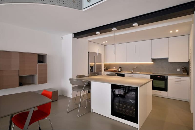 Elegance and modernity: Renovated semi-detached villa (7)