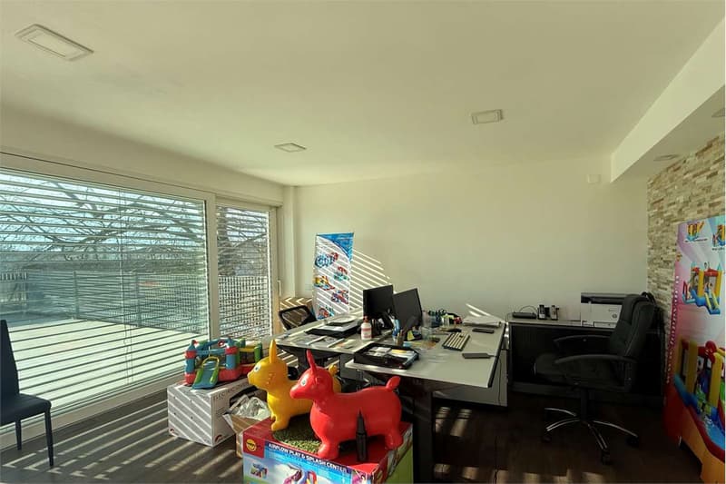 Studio apartment with large terrace (2)