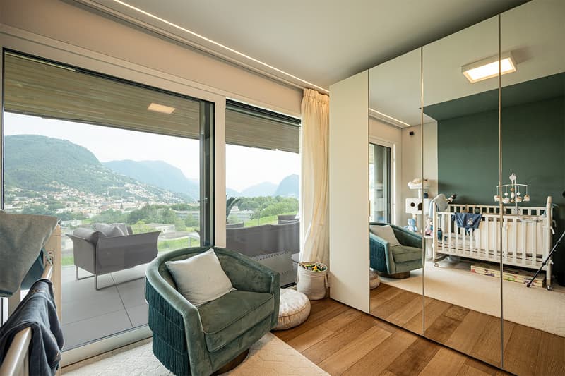 Modernes Apartment mit großer Terrasse und Seeblick (15)
